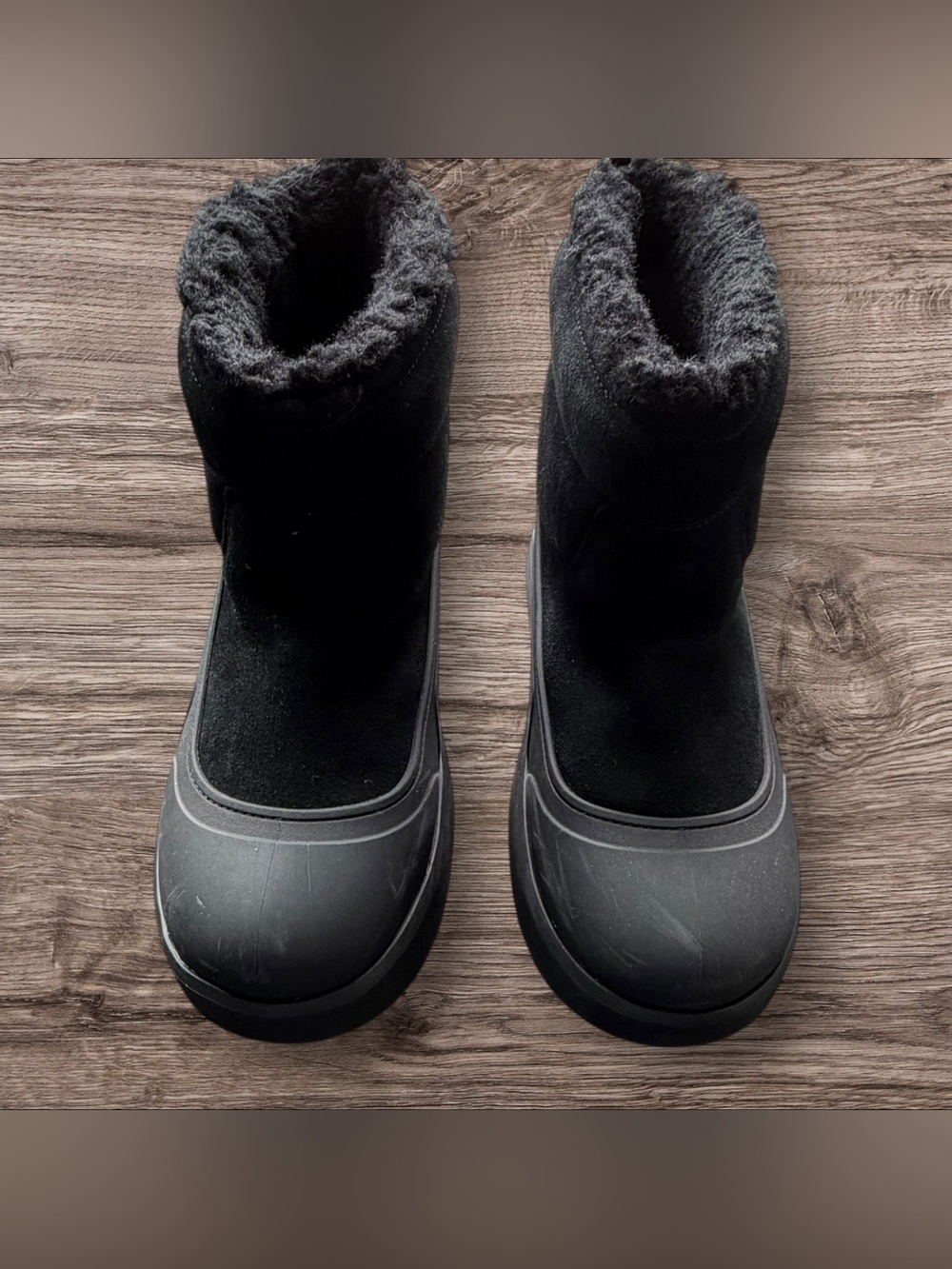 Girls Ugg Black Winter Boots Size 4